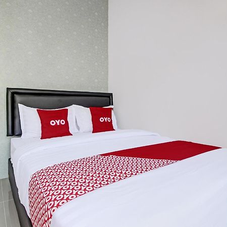 Super Oyo Collection O 92363 Kp Inn Temon Exterior photo