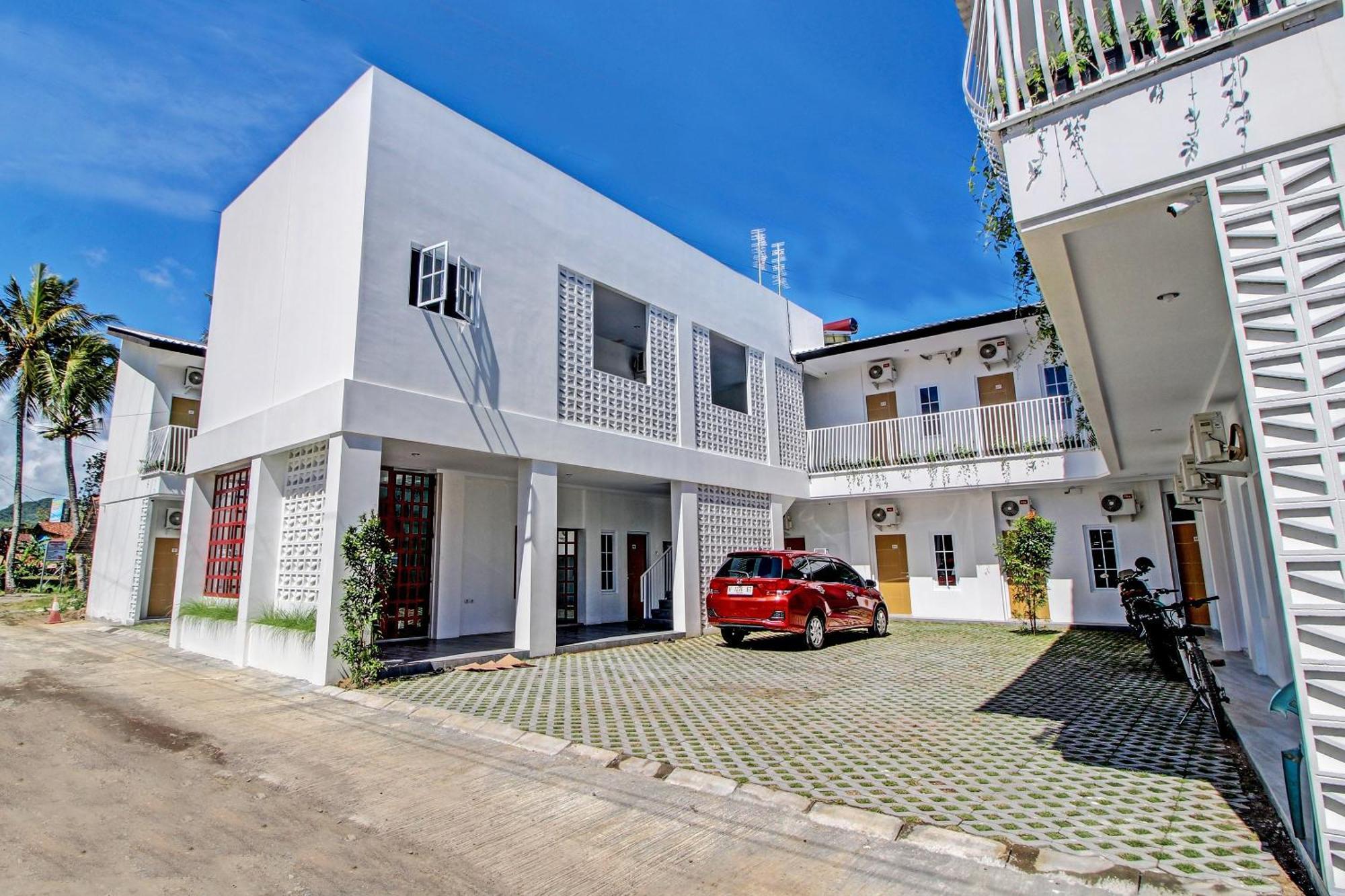 Super Oyo Collection O 92363 Kp Inn Temon Exterior photo